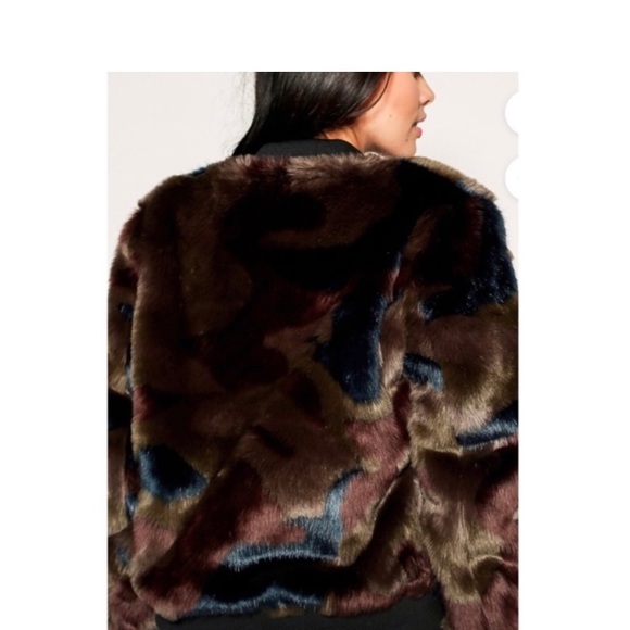 Chic faux fur jacket camo inspired - Picture 4 of 11